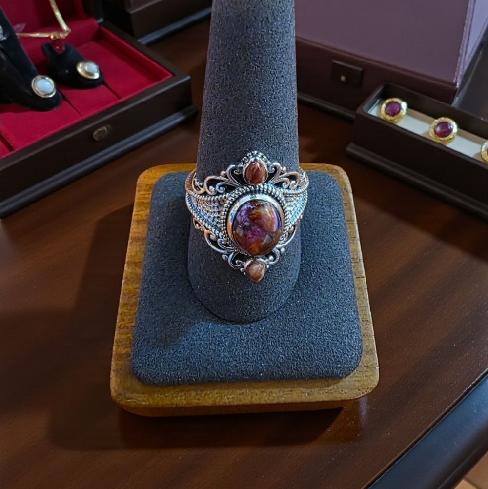 Vintage Silver Ring with Marbled Red Stone - Picture 1 of 7